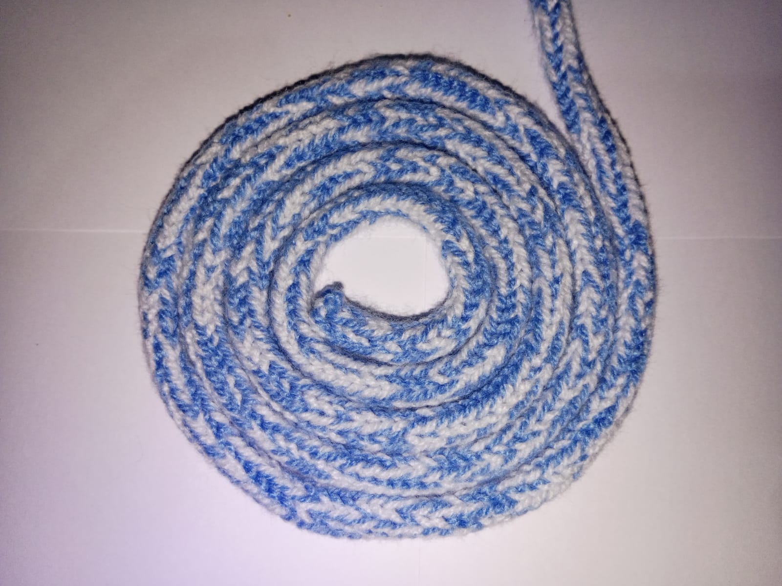 cordon-celeste-blanco-2 Cord&oacute;n tricot&iacute;n celeste y blanco &ndash; Edici&oacute;n HiloMagia Mundial